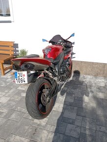 Yamaha R1 v TP 35kW - 9