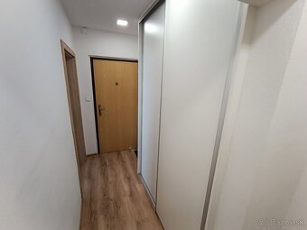 Prenájom 1 izb.bytu s loggiou,40 m2 - Hájik, Žilina - 9