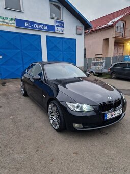 BMW e92 320i coupe manuál - 9