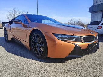 predám BMW I8 - 9