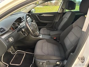 Volkswagen Passat Variant 2.0 TDI Comfortline DSG - 9