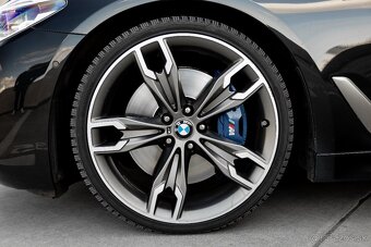 BMW M550i xDrive - 9