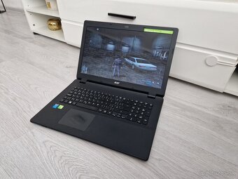 Acer Aspire ES1 17,3" 4jadro,8gbRAM,SSDhdd,GeForce - 9