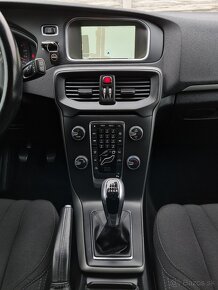 VOLVO V40 2,0D - 9