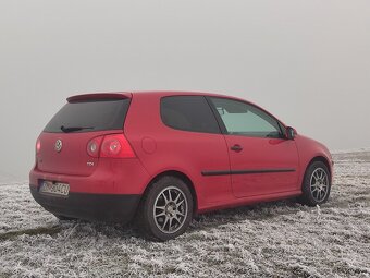 Volkswagen Golf V 1.9TDI - 9