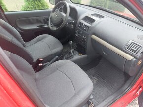 Renault Clio 1.5 DCI - 9