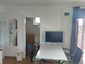 PREDAJ  Apartmán na ostrove Rab s výhľadom na more - 9