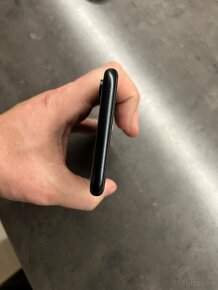 Predam Iphone xr 128gb cierny - 9