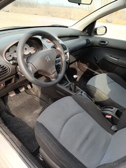 Peugeot 206 sw 1,1 benzín - 9