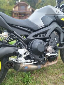 YAMAHA MT09 - 9