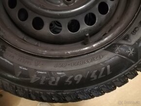 Zimné pneumatiky 175/65 R14 82T + plechové disky - 9