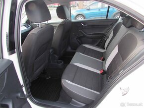 Škoda Rapid 1.6 TDI 115k Style - - 9