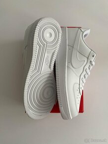 Nike Air Force - All White - 9