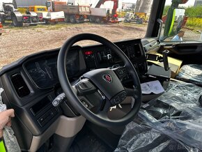 Scania G500XT 6x6 / HYVA TITAN-Naťahovák kontajnerov (NOVÉ) - 9