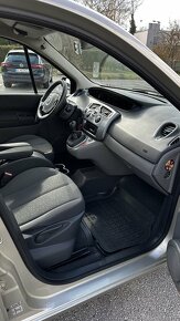 Renault Megane Scenic - 9