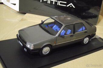 1:18 Fiat Croma - 9