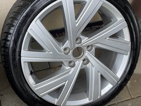 BERGAMO  org. VW 5x112  7,5x18 ET 51  225 40 R18 zimné - 9