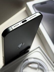 iPhone 15 Pro Max Black Titanium 256 GB - 9