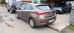 Hyundai i30 - hneda metalíza svetlá - 9