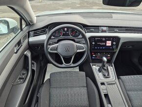 VW Passat Variant B8,5 Facelift 2.0 TDI Business ,ACC,Masáž - 9