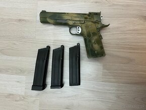 M4 AEG (85€) a 1911 GBB/CO2 (65€) + príslušenstvo - 9