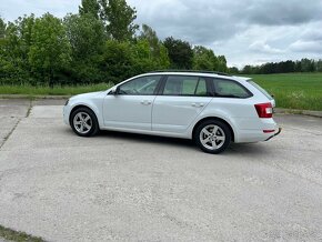 Škoda Octavia Combi 1.6 TDI 110k Business 4x4 - 9