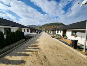 rozostavaná vila 510m2+ 30m2 tera, poz.2.531 m2 , Mikušovce. - 9