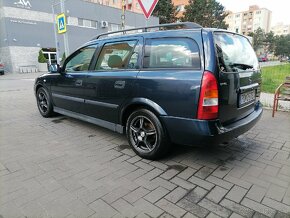 Opel Astra Caravan - 9