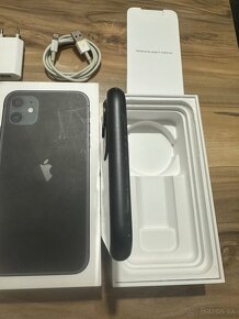 Predám Apple iPhone 11 64GB Malé známky opotrebovania - 9