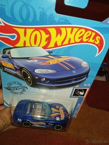 Autíčka Hot Wheels 1:64 - 9