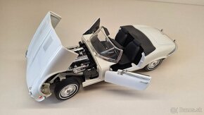 1:18 JAGUAR E-TYPE - 9