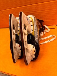 BRUSLE BAUER VAPOR HYPERLITE vel. 42/7 FIT 1 - 9