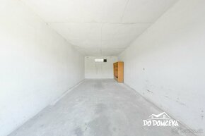 DO DOMČEKA | Murovaná garáž pri záhradkárskej oblasti, Parti - 9