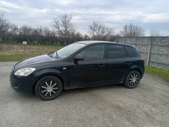 Kia Ceed - 9