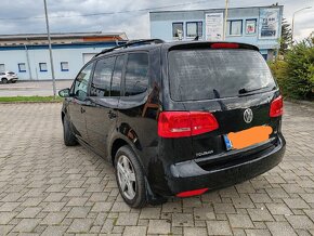 Volkswagen Touran 1.6 TDI Comfortline DSG

 - 9