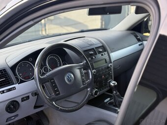 Volkswagen Touareg 2.5 R5 TDI – 4x4, rok 2006 - 9