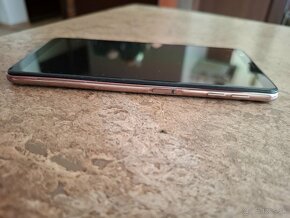 Predám Samsung Galaxy A7 (2018) Gold, dual SIM - 9