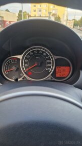 Mazda 2 1.3i,rok 2013 - 9