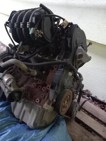 Motor Citroen C4 - 9