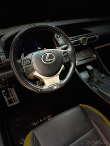 Lexus RC300h - 9