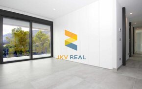 JKV REAL ponúka na predaj ELEGANTNÚ A LUXUSNÚ VILU ALTEA LA  - 9