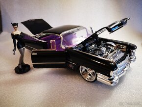 Predám model Cadillac Coupe DeVille 1959 s Catwoman - 9