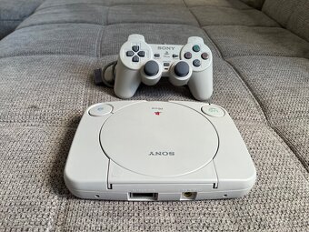 Playstation 1 one slim - 9