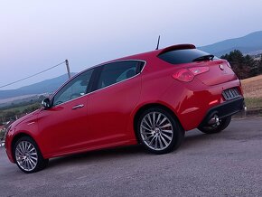 Alfa Romeo Giulietta 2.0 JTD 140k - 9