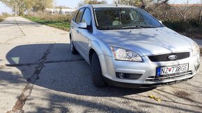 FORD FOCUS COMBI - 9