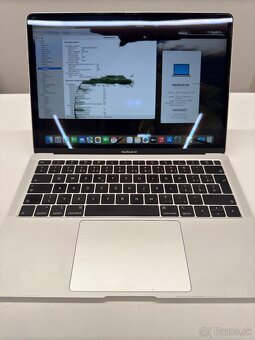 MacBook Air (Retina, 13-palcový, 2019) - 9