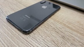 Apple iPhone XS na diely - bez LCD a poškodená doska - 9