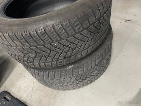 Dunlop 255/45r19 - 9