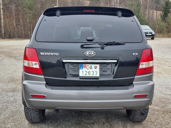 KIA SORENTO 2,5CRDi  4x4 - 9