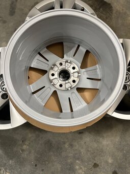 Hliníkové disky 5x112 R16 VW Golf 8 - VW Norfolk - 9